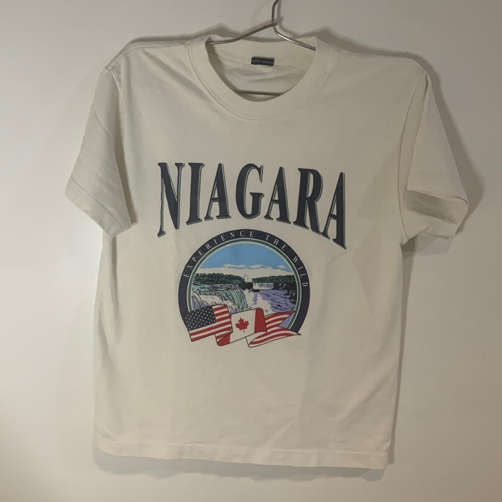 Brandy Melville short sleeve tee